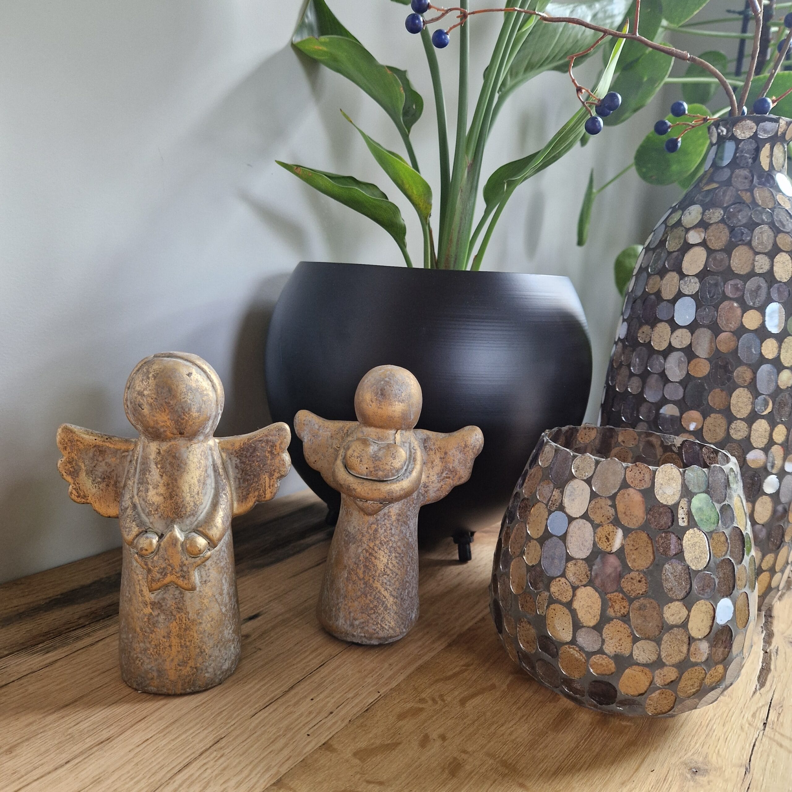 Daan Kromhout – Engel – Hart en Ster – Set van 2 – Beton – Beelden – Robuust Goudkleur – 11x6x17cm - Afbeelding 3